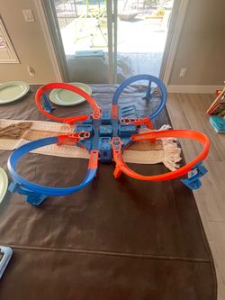 Hot Wheels Criss Cross Crash Track
