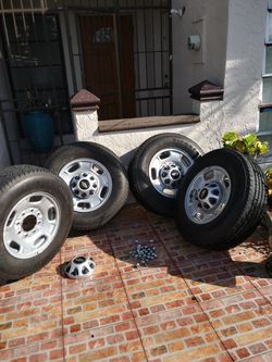 4 wheel and tires chevy 2500 size 17