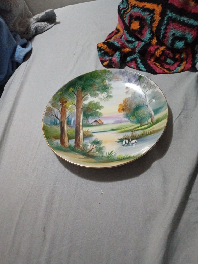 Decretive Plate