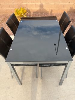 Kitchen table