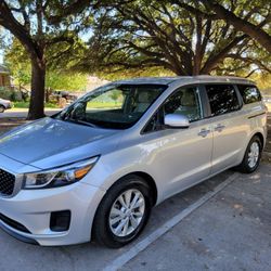2016 Kia Sedona 