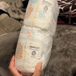 42 pk. Newborn Diapers