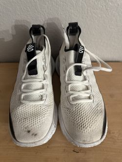 Curry Flow 8 Under Armour Size 8.5