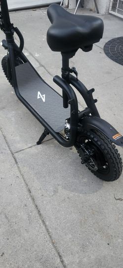 Electric Scooter with Seat and Off-Road Tires