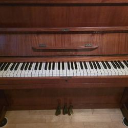 Vintage Niendorf Upright Piano (German)