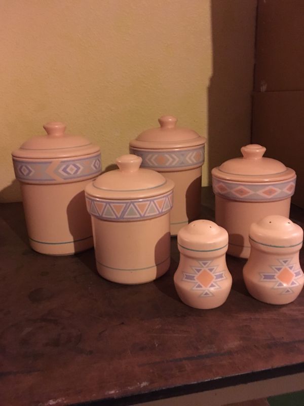 Ceramic Kitchen Canisters And Salt Pepper Shakers Pick Up Only For Ceramic Kitchen Canisters And Salt Pepper Shakers Pick Up Only