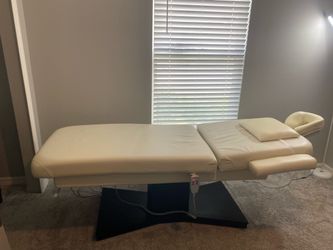 Skin Act Massage/Facial Table