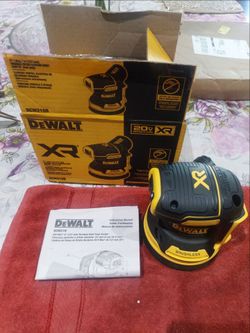 Dewalt  sander brand new 90.00