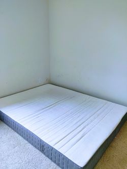 IKEA Queen Mattress (8 in)