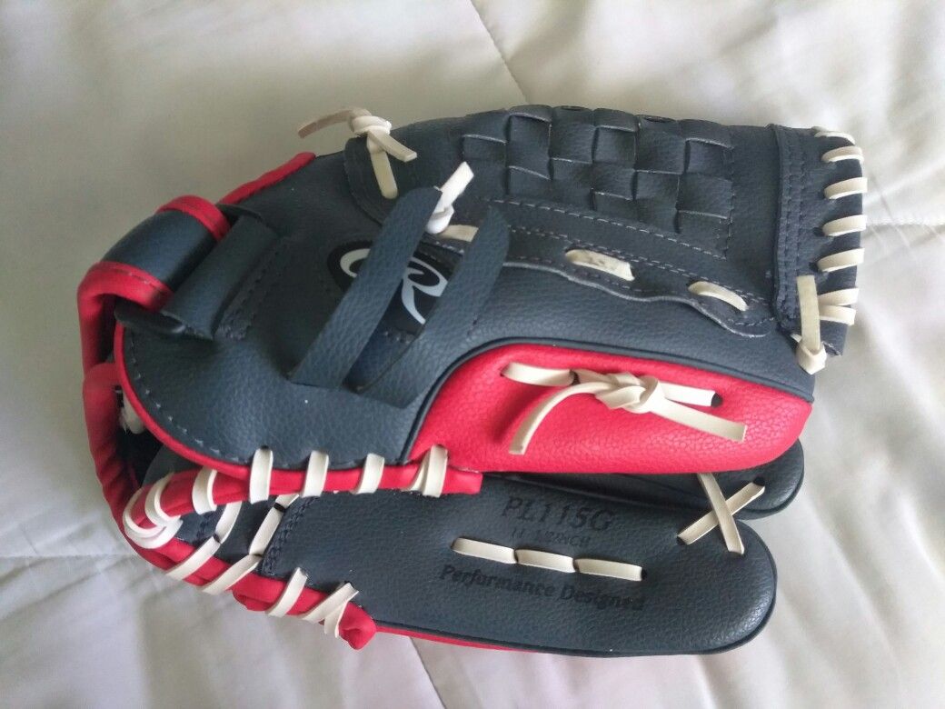 Youth Baseball Glove. $15