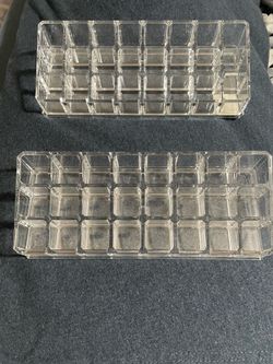 Acrylic lipstick holders
