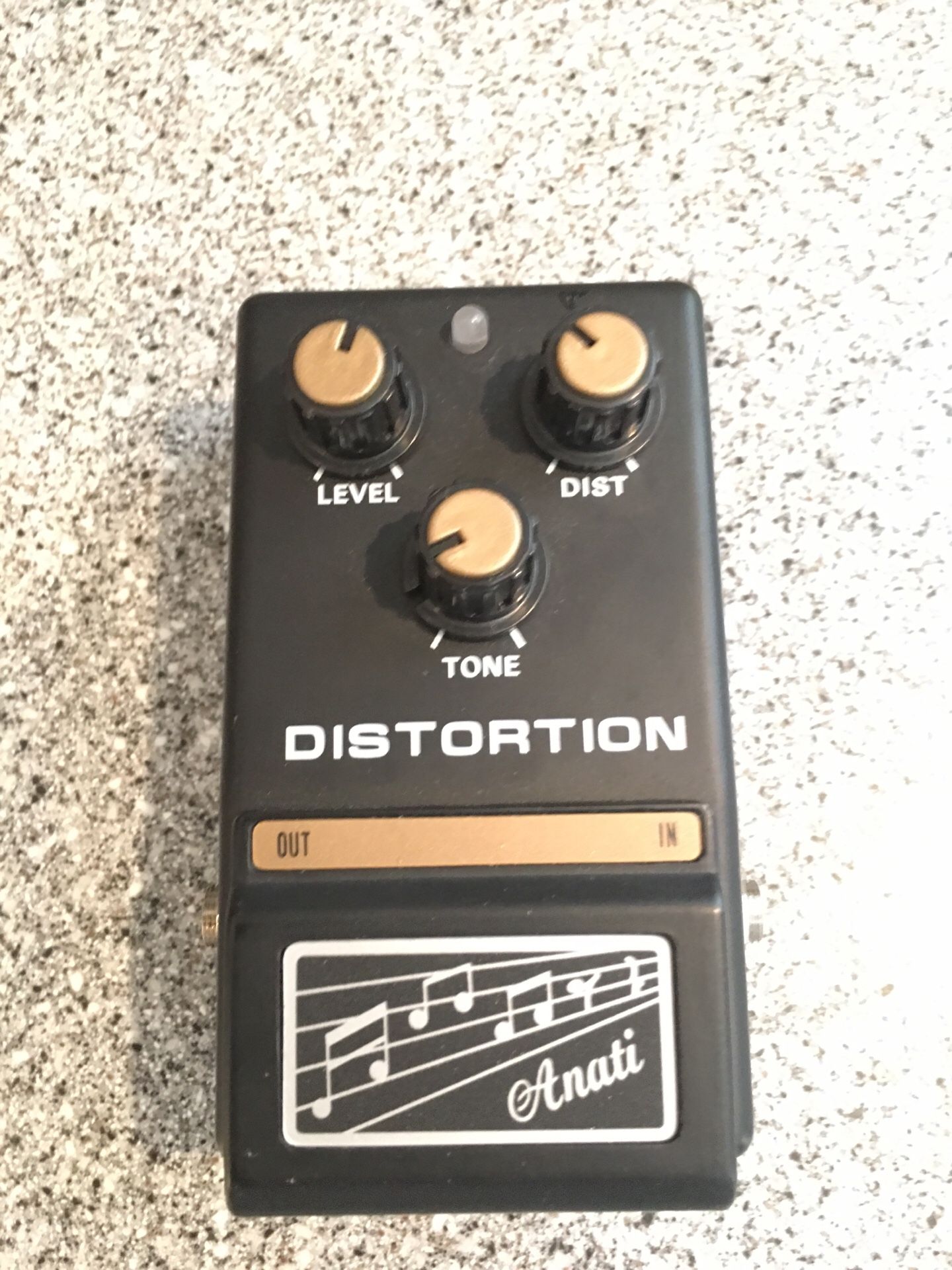 Distortion guitar pedal