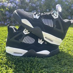 Jordan 4 Retro