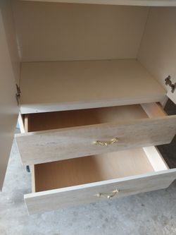 Mueble De Madera Sólida Tiene 2 Gavetas 3 Conpartimentos