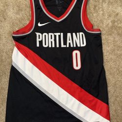 Damian Lillard (Trail Blazers Jersey)