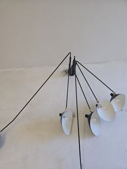 Chandelier- style ceiling ligth
