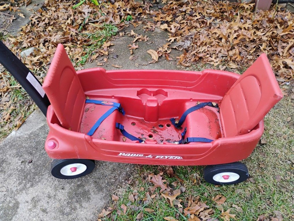 Radio Flyer With Seat Belts
