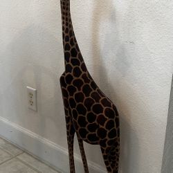 Wooden Giraffe Sculpture 