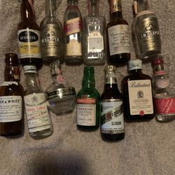VINTAGE AIRLINES MINI BOTTLES LOT