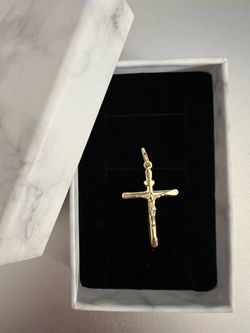 18k Gold Pendant