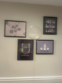 4 bar pictures with frame and bar sign light