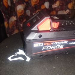 Miluakee FORGE 8amp Battery 