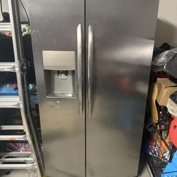 Frigidaire Refrigerator 