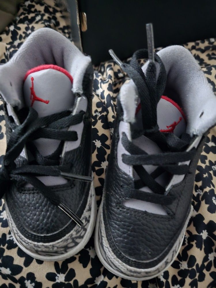Jordan Retro 3 Kids Size 7c