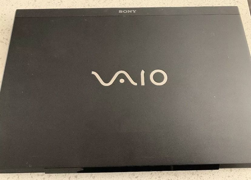 Sony VAIO SVS151a11U 15.5in. No HD, Intel Core i5 3rd Gen. 2gb Ram