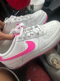 White and pink Air Force’s