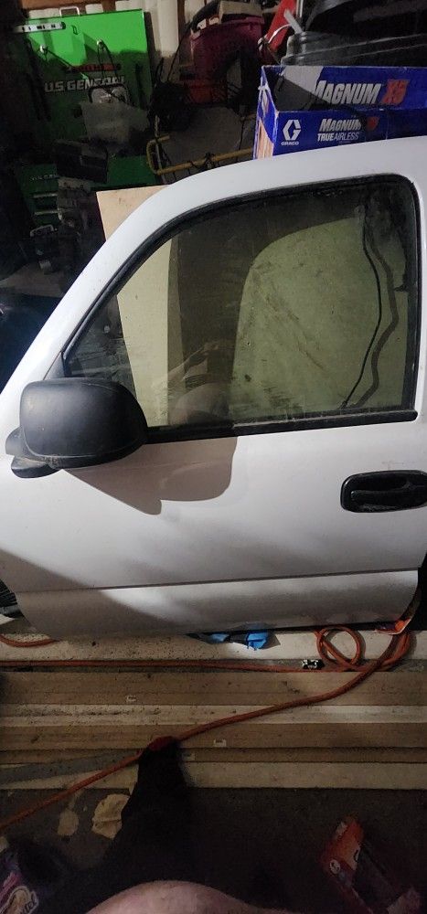99-06 Gm Crew Cab Truck Doors
