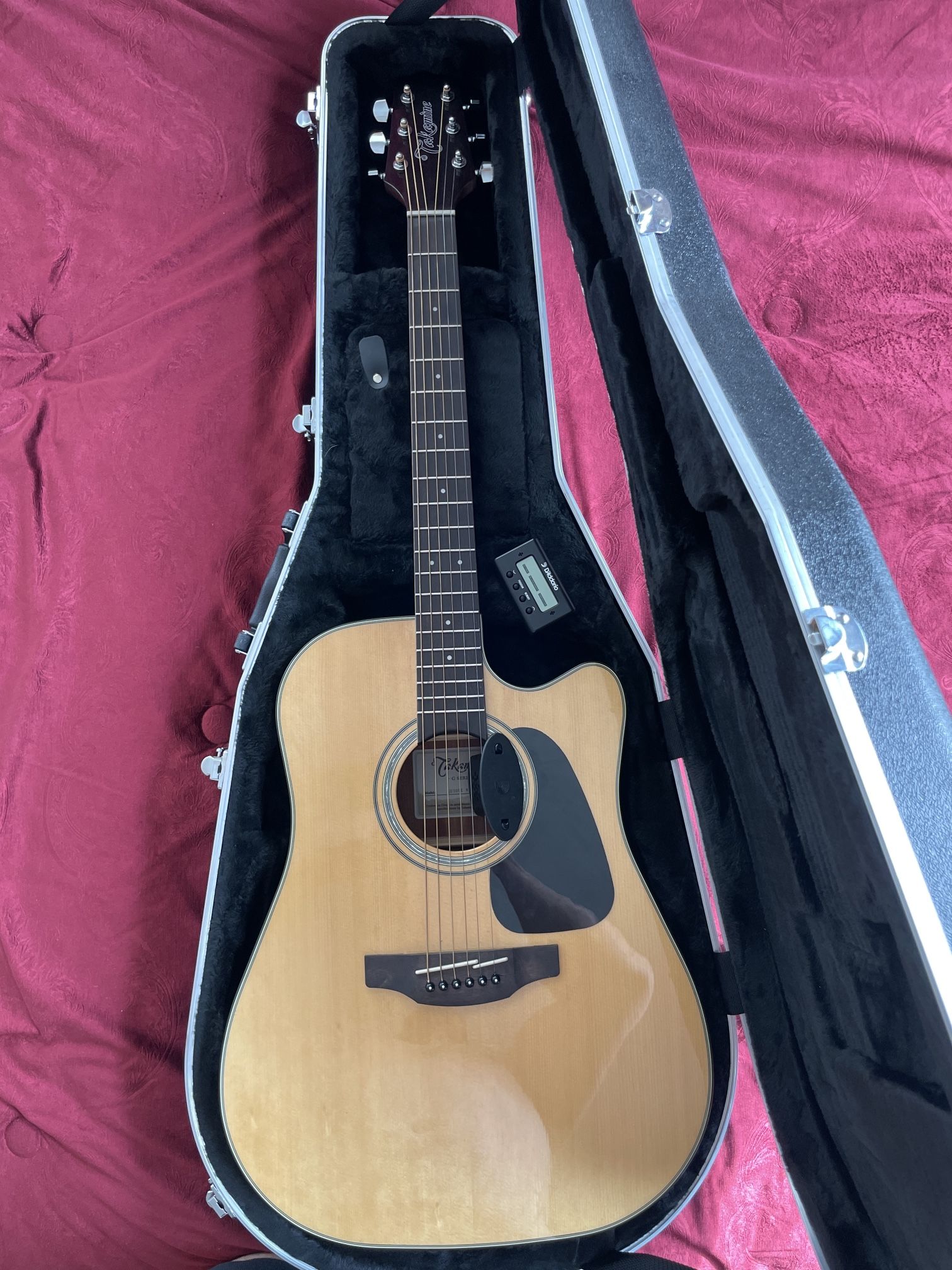 Takamine GD30CE-NAT Acoustic Electric Guitar + Gator Hard Case – Excellent Condition!