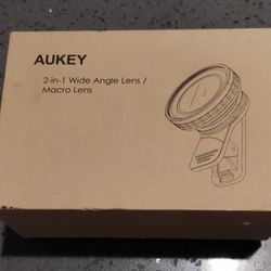 Brand New Aukey 2 In 1  Lens Kit+ Ulanzi Mini LED Video light