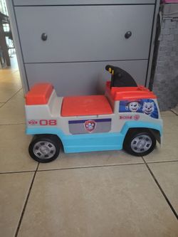 Paw patrol toddler car -ramp