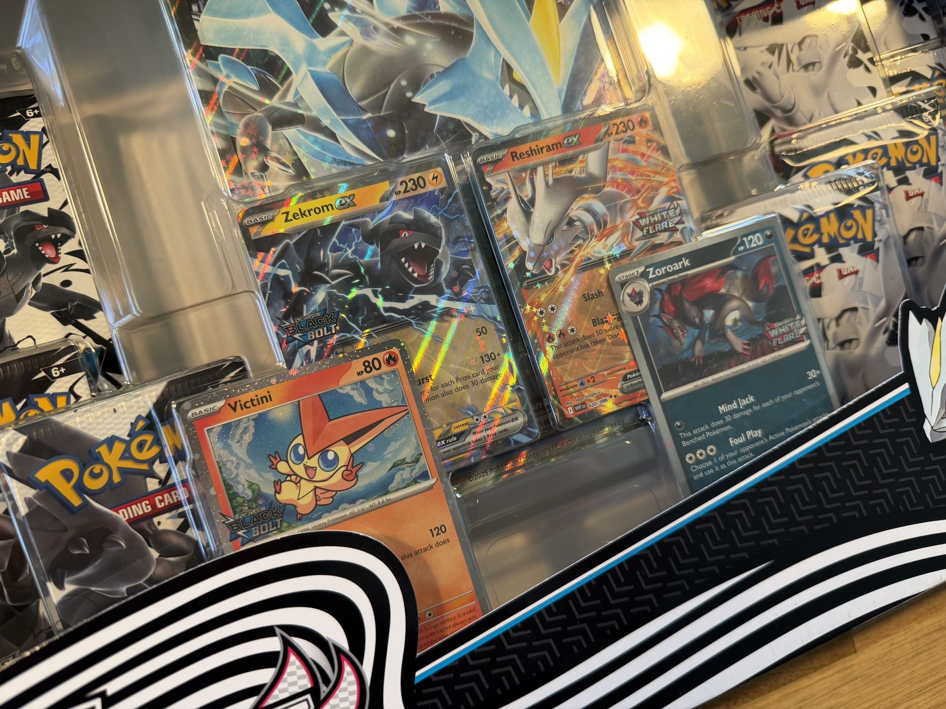 Pokemon Unova Heavy Hitters Premium Collection Trading Cards Set - www.magambanetwork.com Pokemon Unova Heavy Hitters Premium Collection Trading Cards Set - www.magambanetwork.com