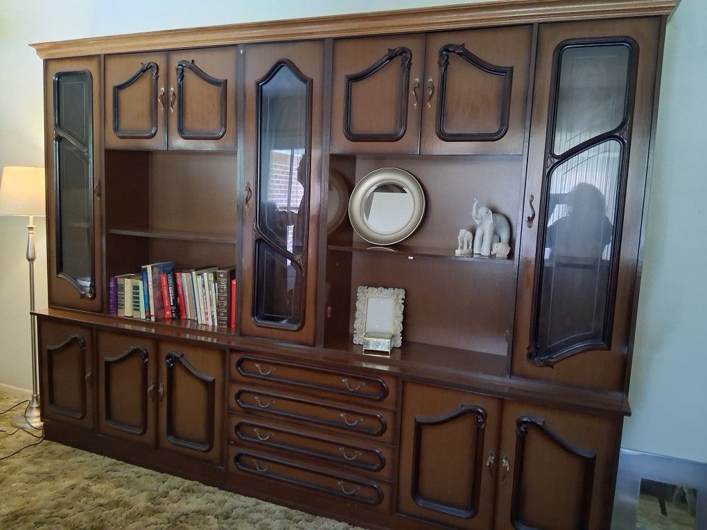 Book Shelve With Drawers