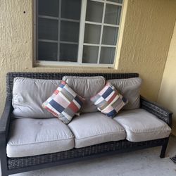 Set of 4 Pieces Furniture 