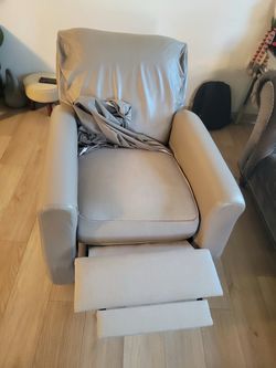 2 Recliner chairs