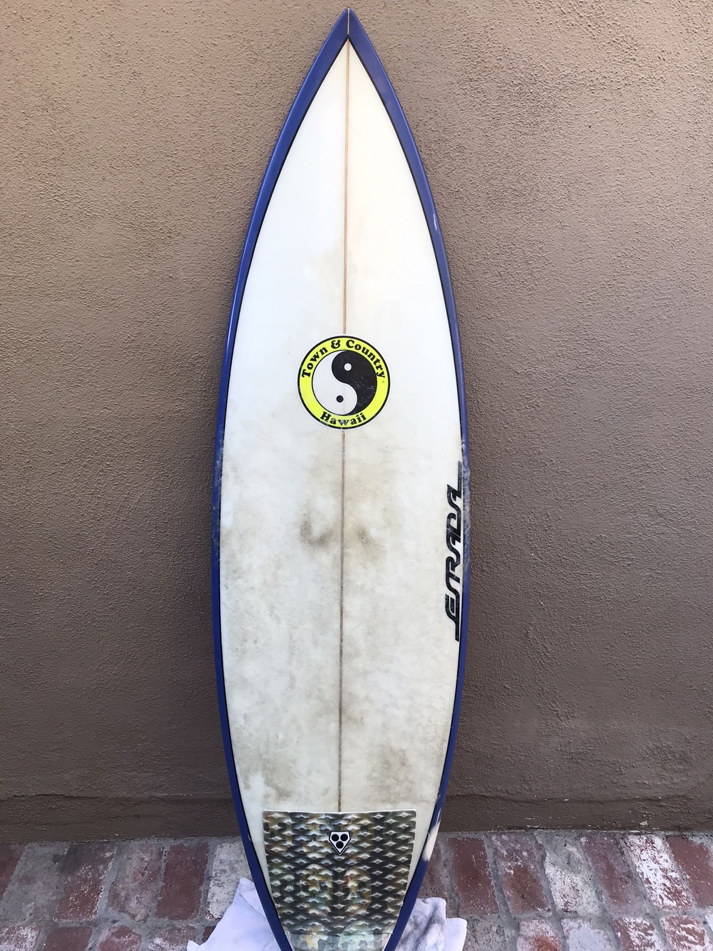 Surfboard. (Estrada)