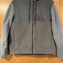 Patagonia Womens zip-up Hoodie