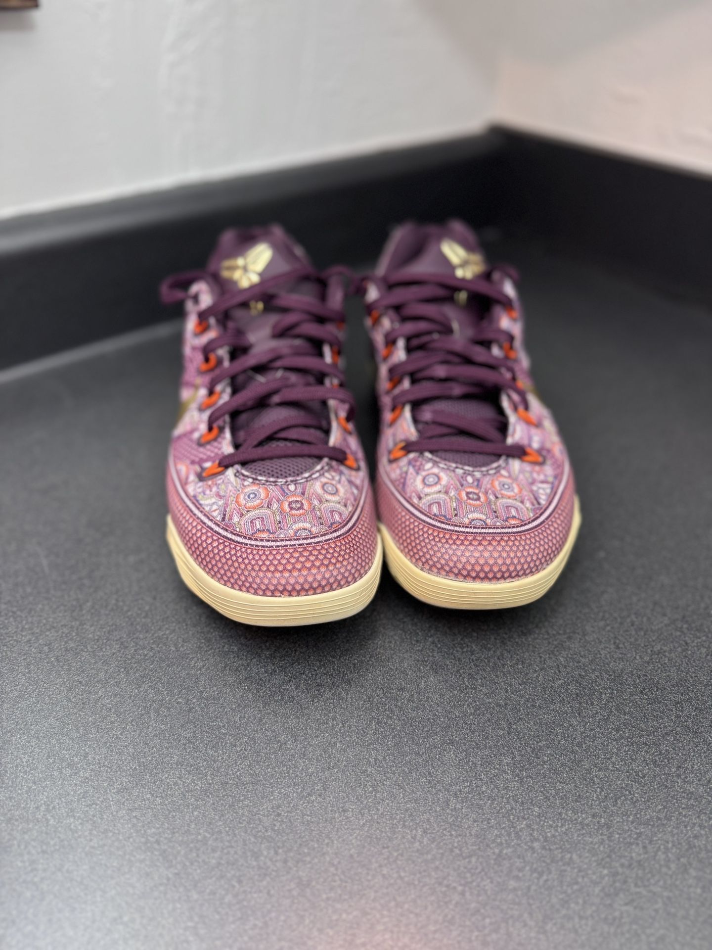 Men’s Nike Kobe 9 IX EM Silk Burgundy Gold 646701-676 Size 9