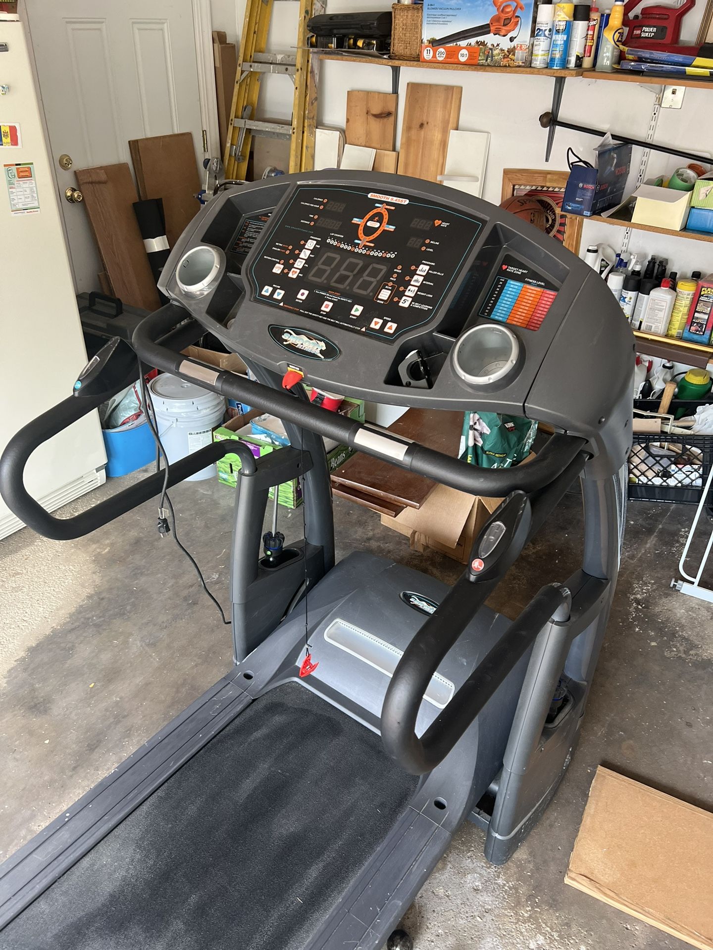 Smooth Fitness Treadmill for Sale in Naperville IL OfferUp