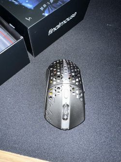 Finalmouse Starlight 12 LAST LEGEND Small no Access Code for Sale