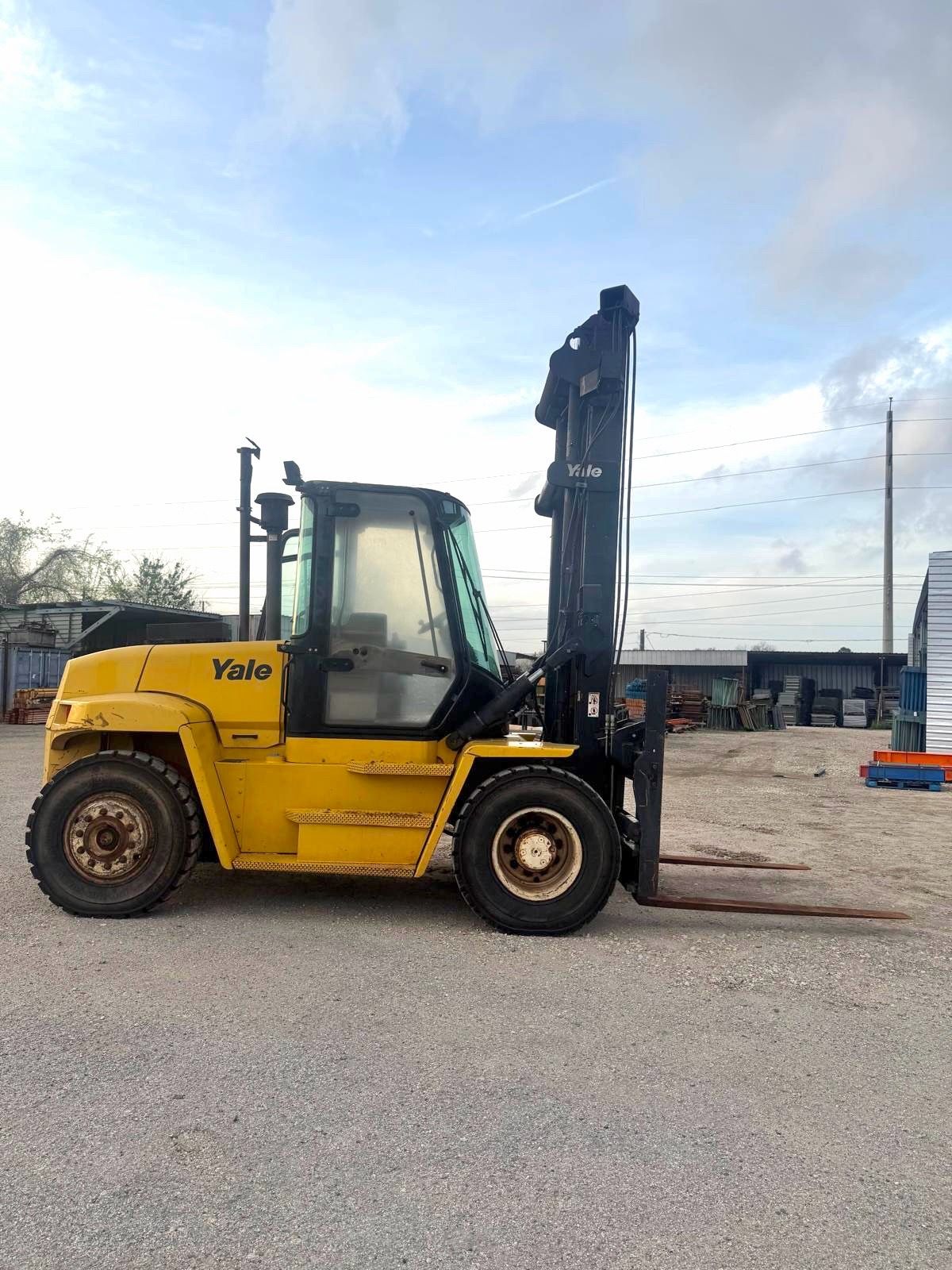 Yale 17,000 lbs capacity forklift