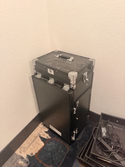 Manicure travel table