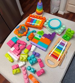 Lots of toys Duplos musical building stacking