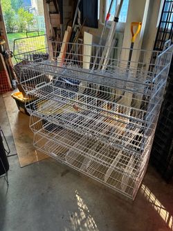 White Wire Retail Display Rack
