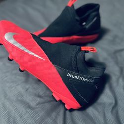Phantom Women’s Nike Soccer Cleats