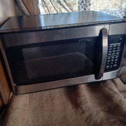 Microwave Himilton Beach $10