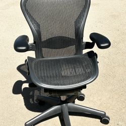 HERMAN MILLER AERON B OFFICE CHAIR 47TH AVE. AND DOBBINS IN LAVEEN